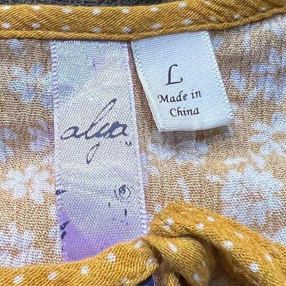 Sleeveless summer top - Picture 5 of 5